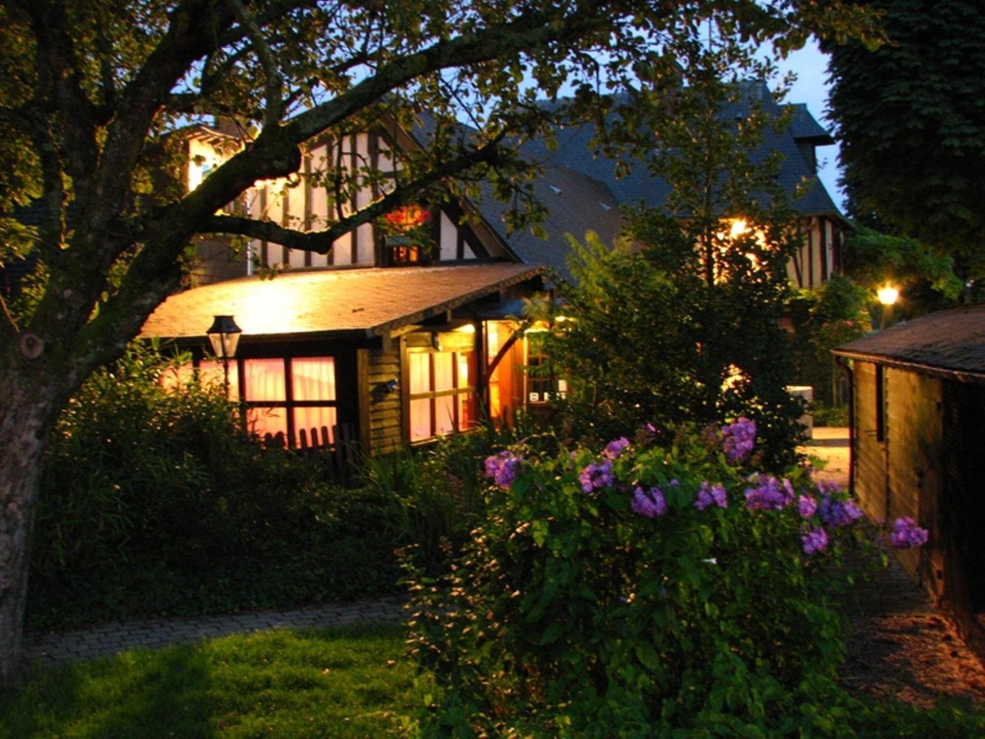 Auberge Du Val Au Cesne Saint-Clair-sur-les-Monts Exterior foto