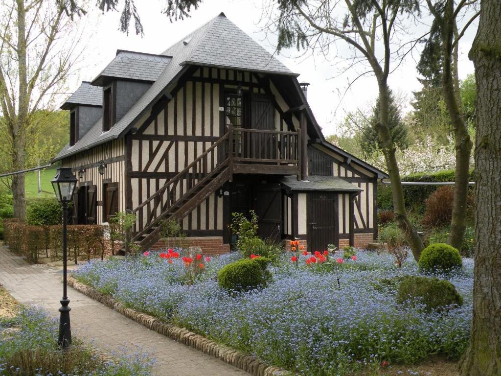 Auberge Du Val Au Cesne Saint-Clair-sur-les-Monts Exterior foto