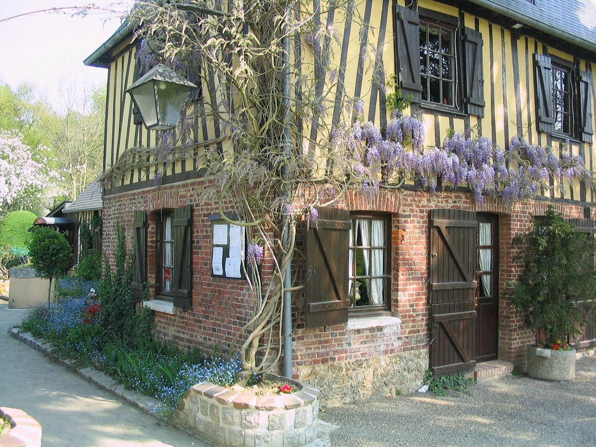 Auberge Du Val Au Cesne Saint-Clair-sur-les-Monts Exterior foto